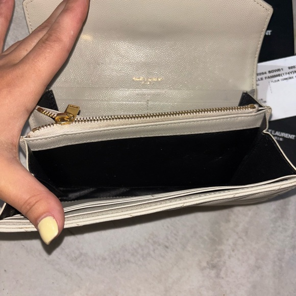Saint Laurent Ivory Quilted Wallet with Gold Logo - Picture 5 of 6